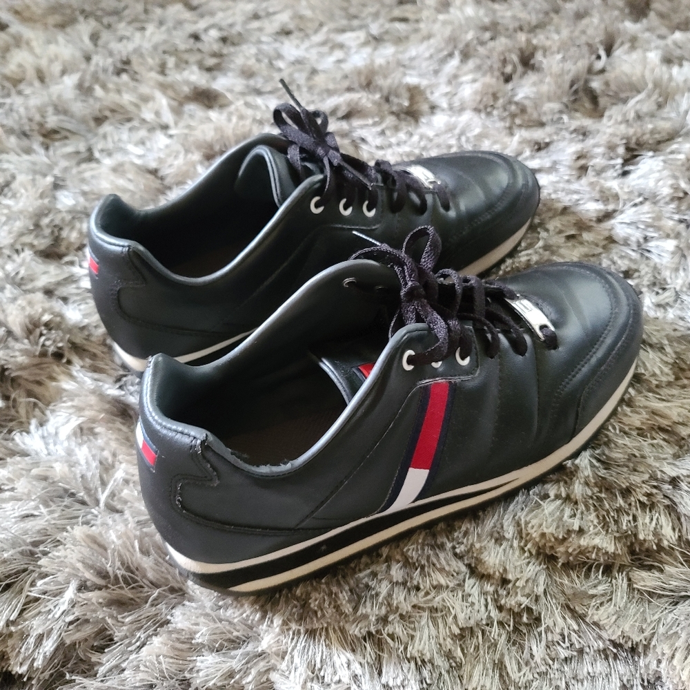 Black Tommy Hilfiger Sneakers